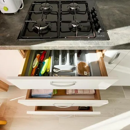 Vitamin Sea Euxin アパート ナボダリ